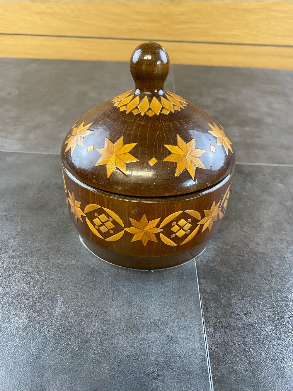 VTG Russian 1995 Wooden Veneer Inlay Decorative‎ Lidded jewelry/trinket box